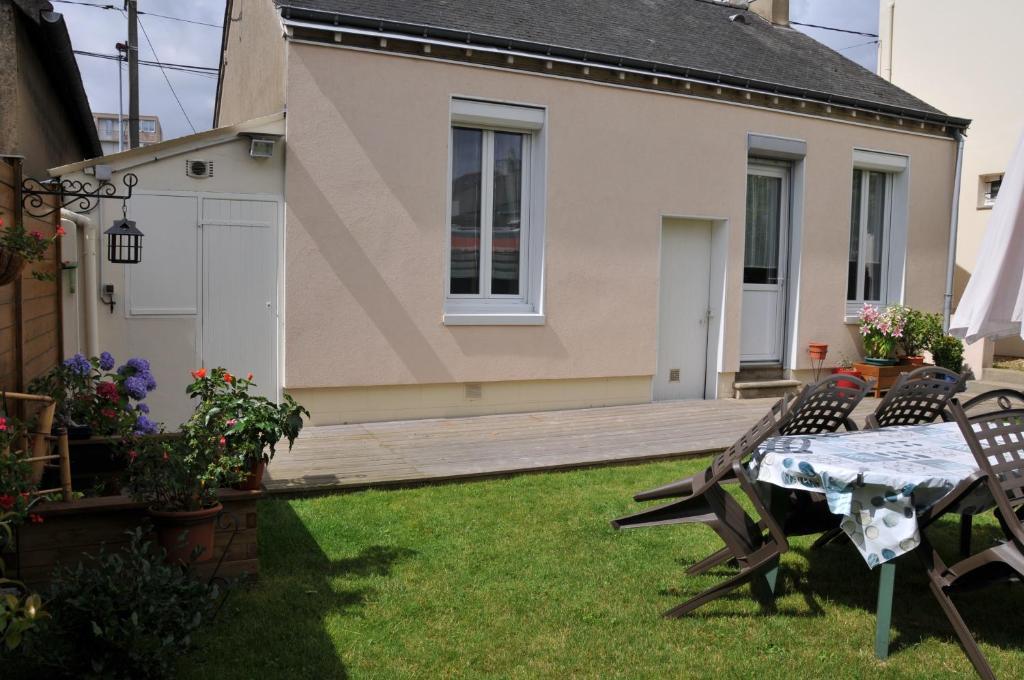 Les Vergnes Mancelles Le Mans Esterno foto