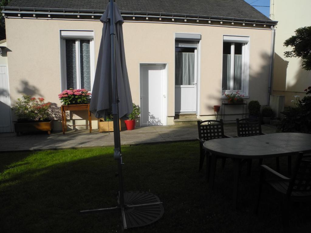 Les Vergnes Mancelles Le Mans Esterno foto